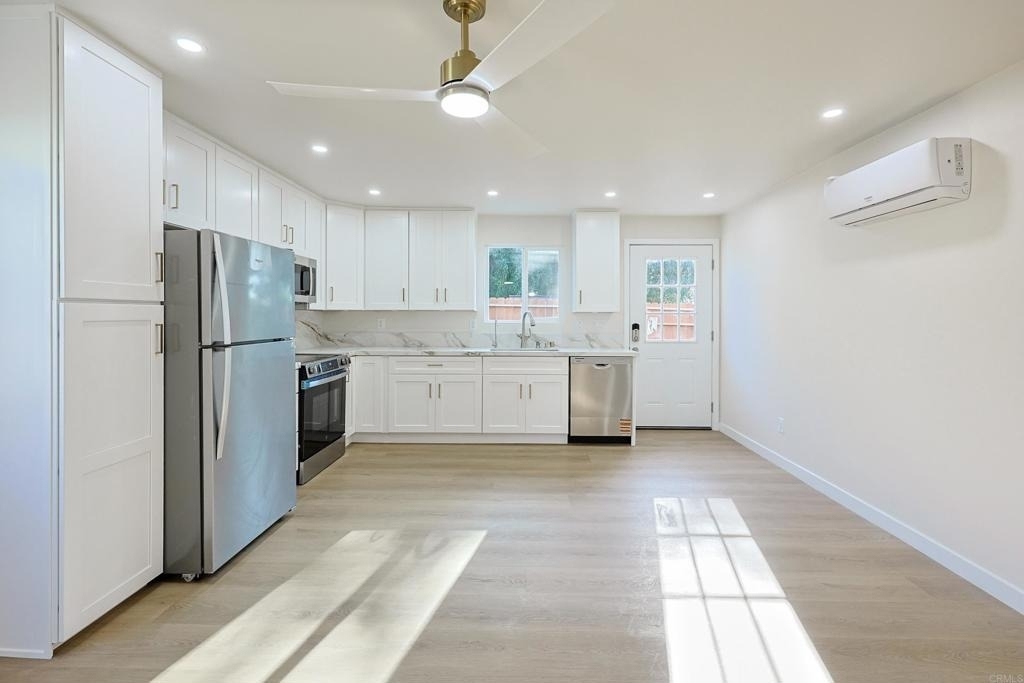 5740 Midwick St - Photo 2