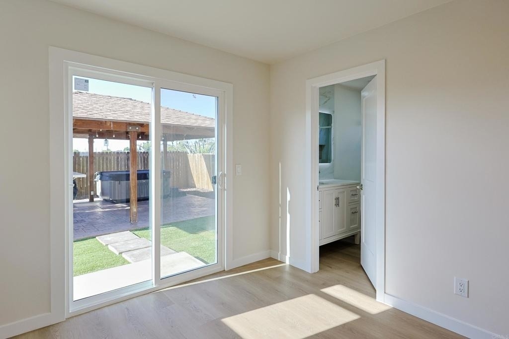 5740 Midwick St - Photo 8