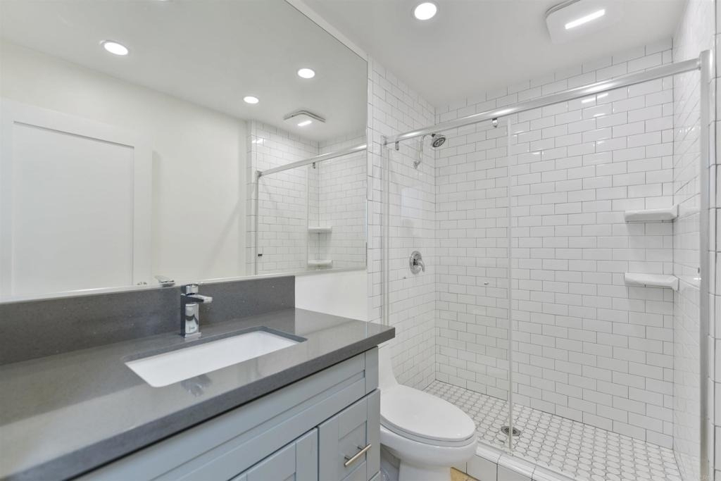 1551 Broadway - Photo 9
