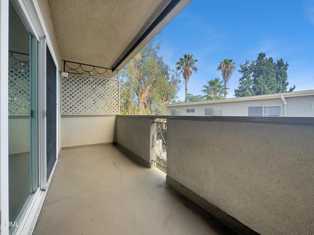 580 N Los Robles Avenue - Photo 15