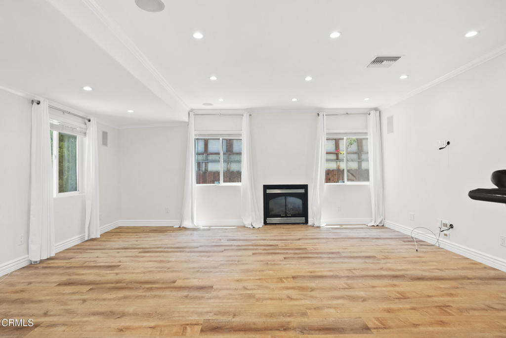 4951 Enfield Avenue - Photo 14