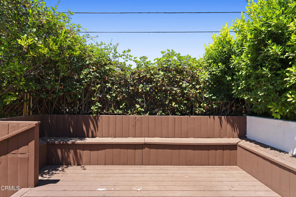 4951 Enfield Avenue - Photo 4
