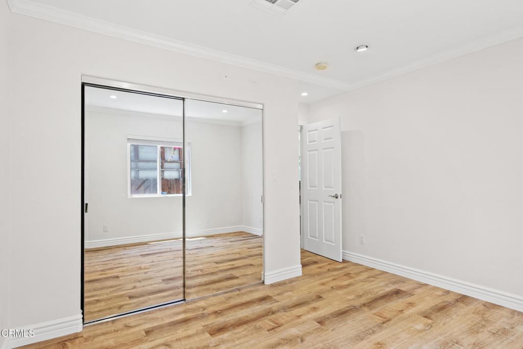 4951 Enfield Avenue - Photo 16