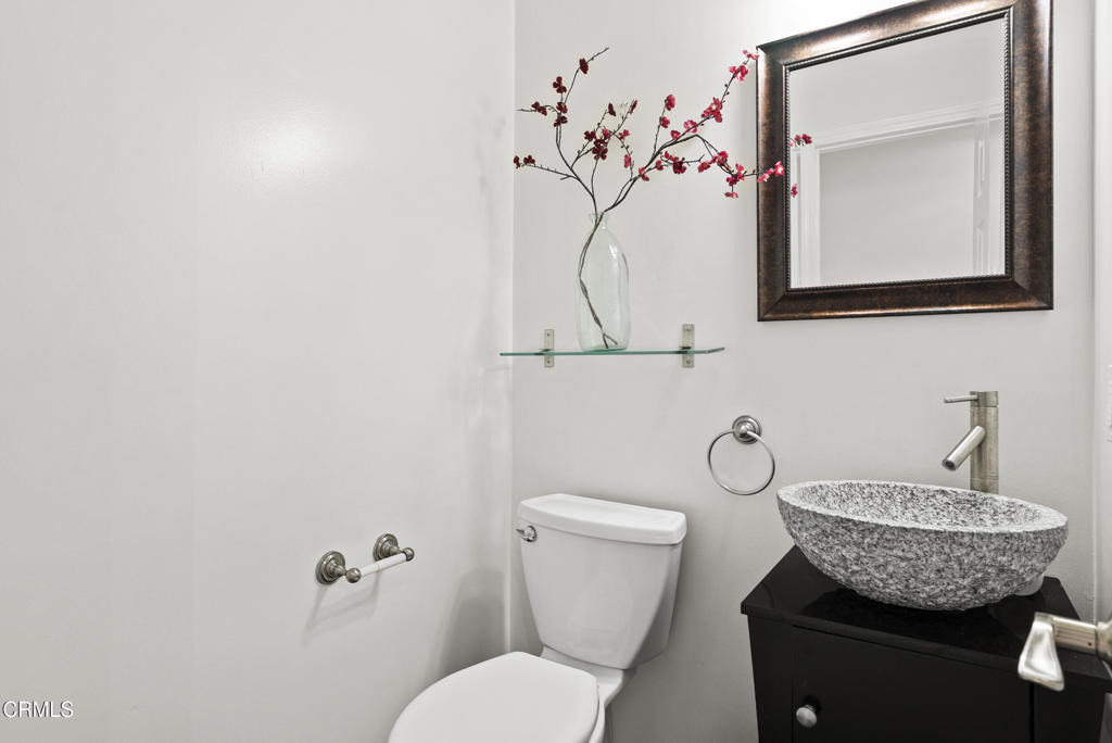 4951 Enfield Avenue - Photo 10