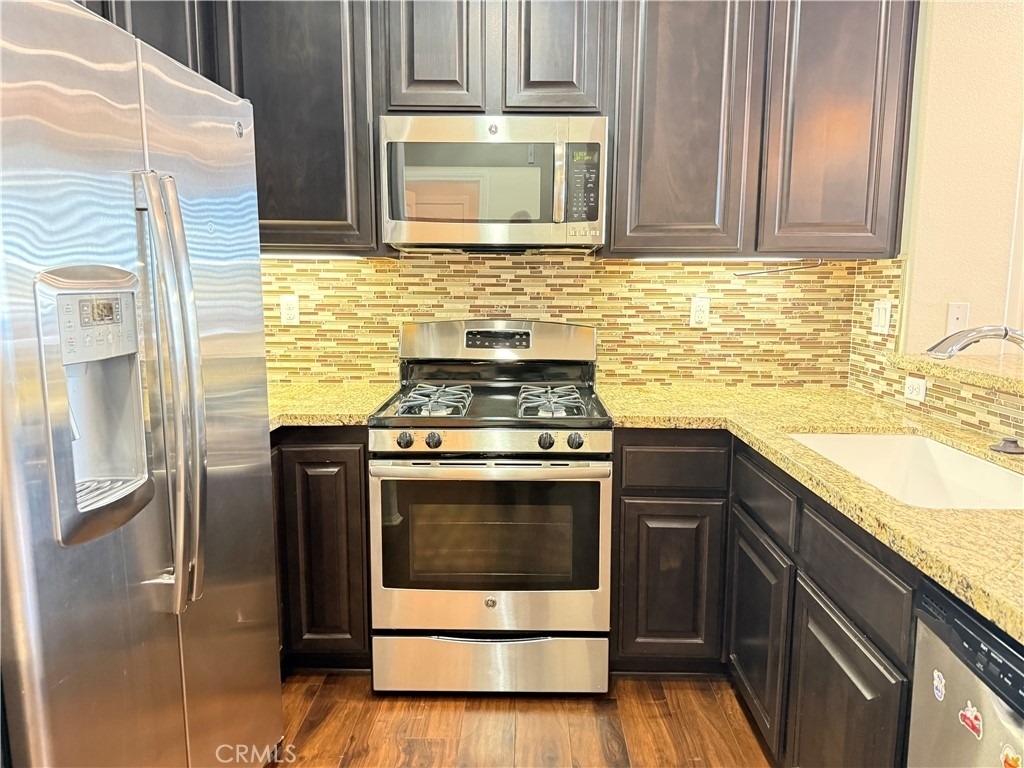 10510 Maple - Photo 8