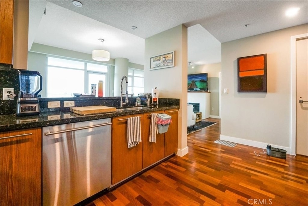 3141 Michelson - Photo 4