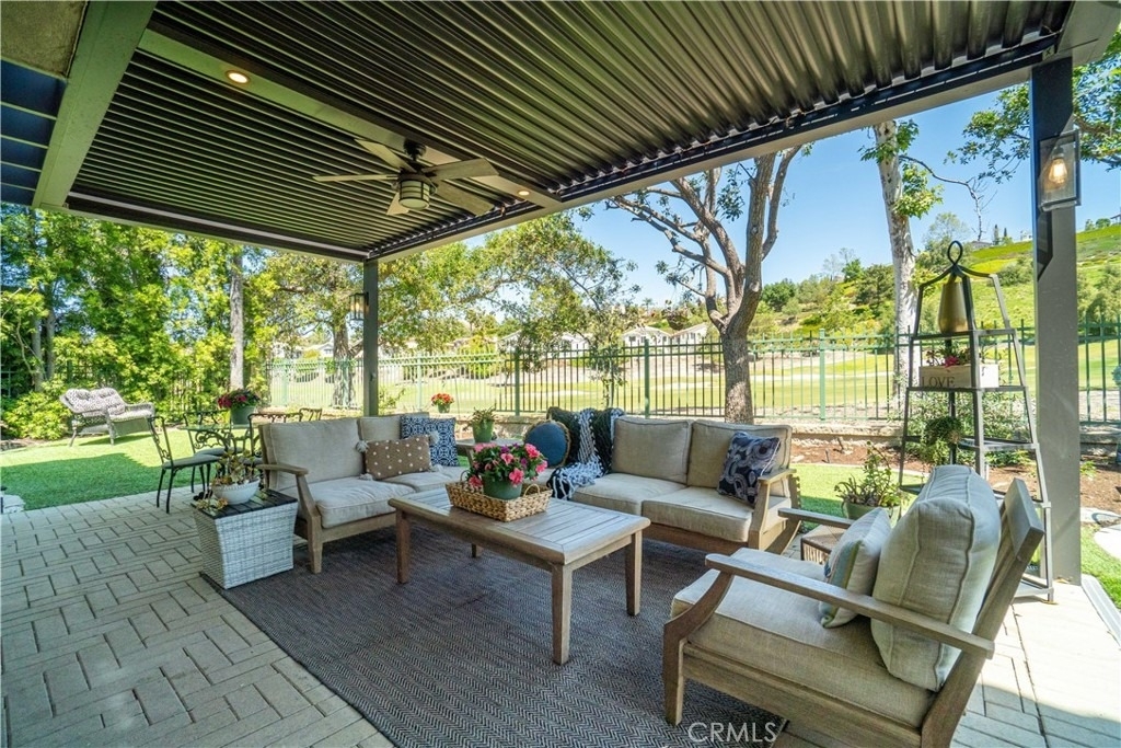 11 Willowglade - Photo 42