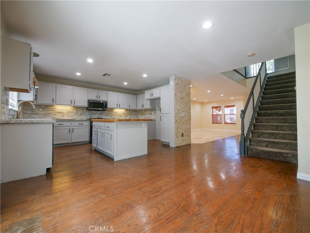 3476 Hawthorne - Photo 5