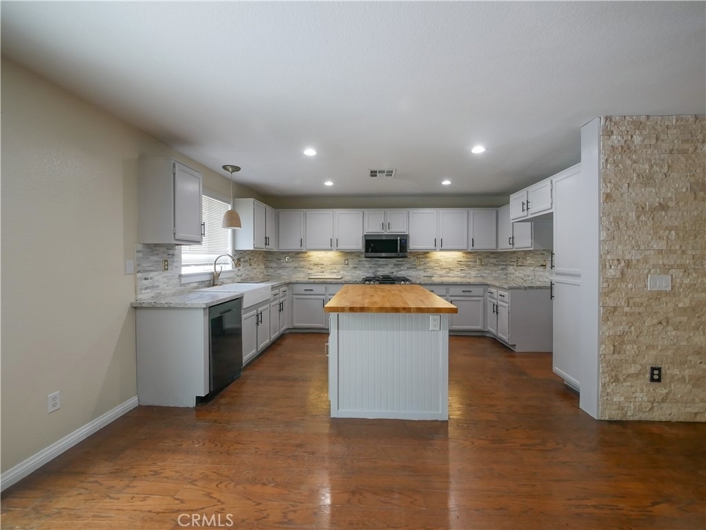 3476 Hawthorne - Photo 8