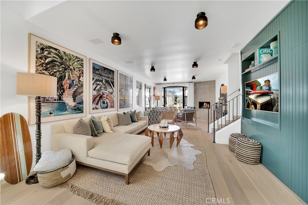 412 Acacia Avenue - Photo 1