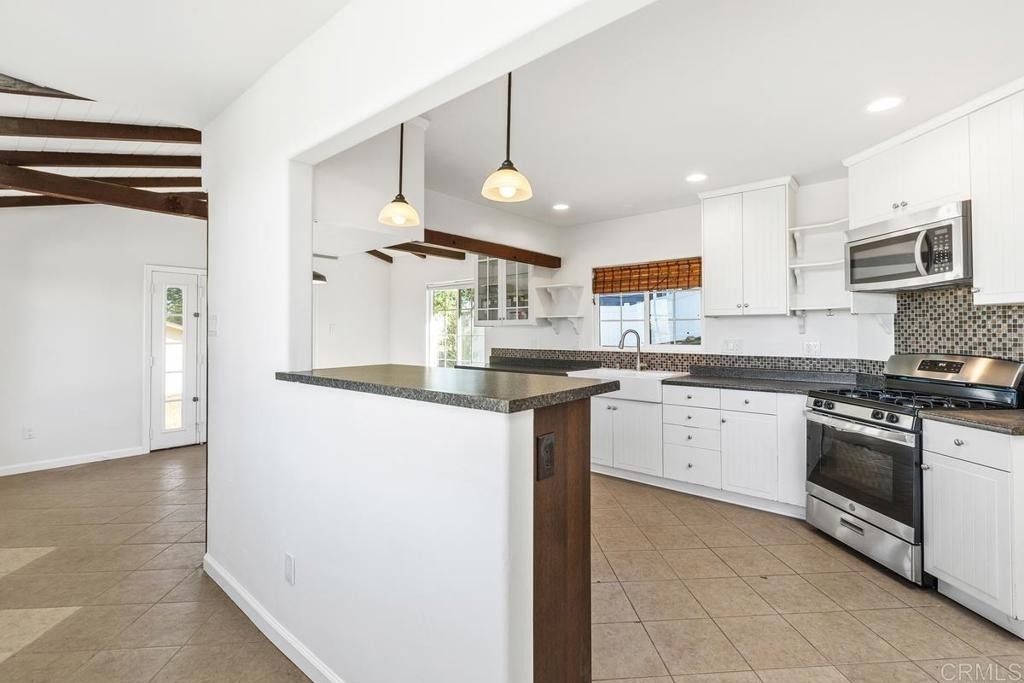 835 Barsby St - Photo 2