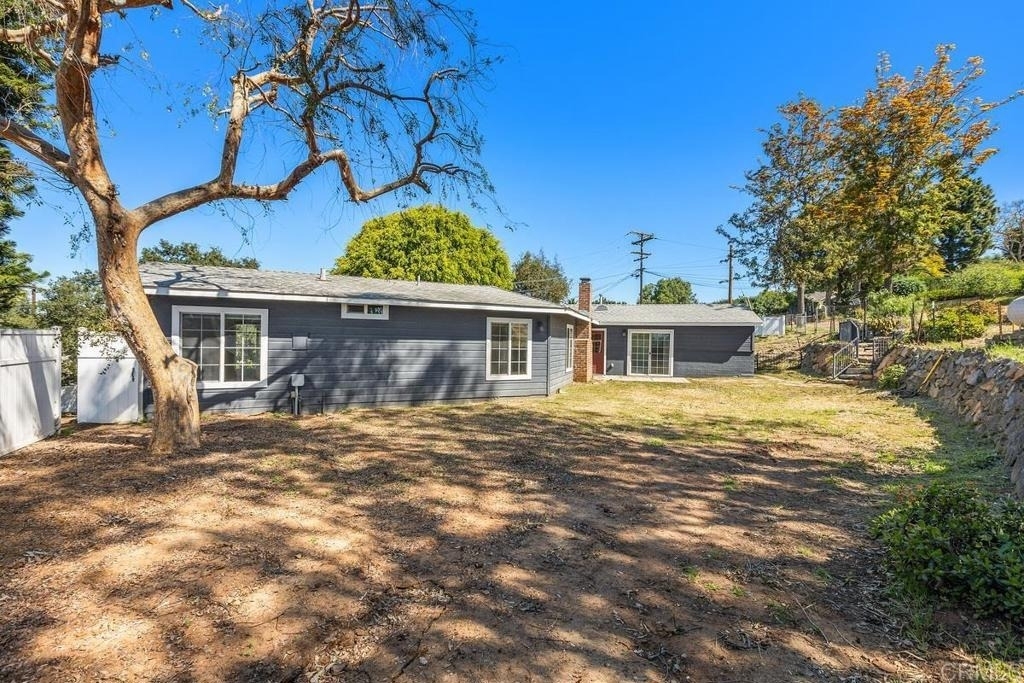 835 Barsby St - Photo 26