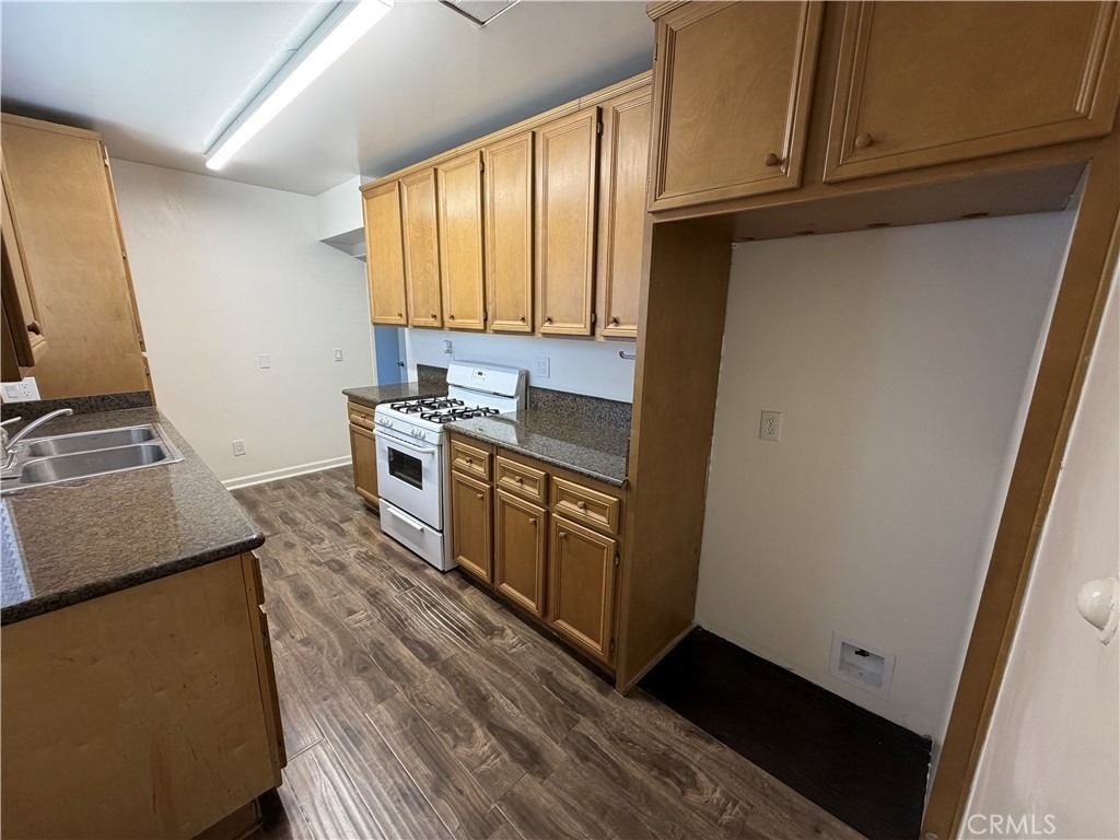 835 Pepper Way - Photo 10