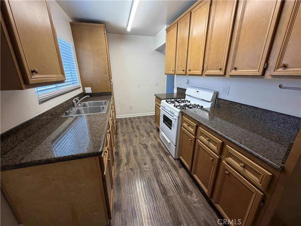 835 Pepper Way - Photo 11