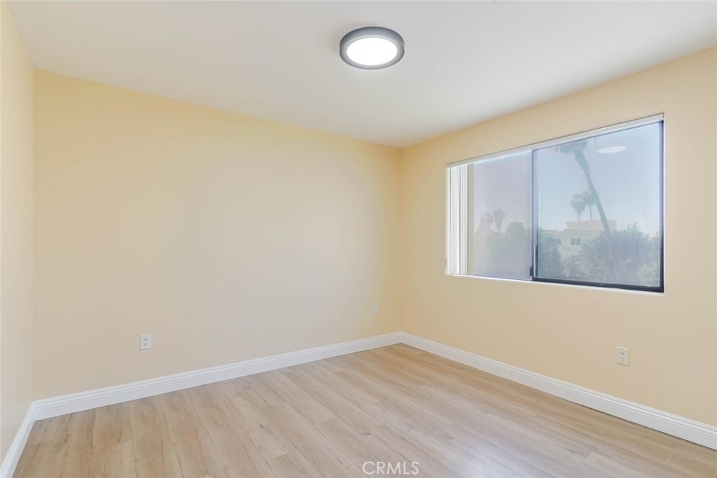 1466 Tamarind Avenue - Photo 7
