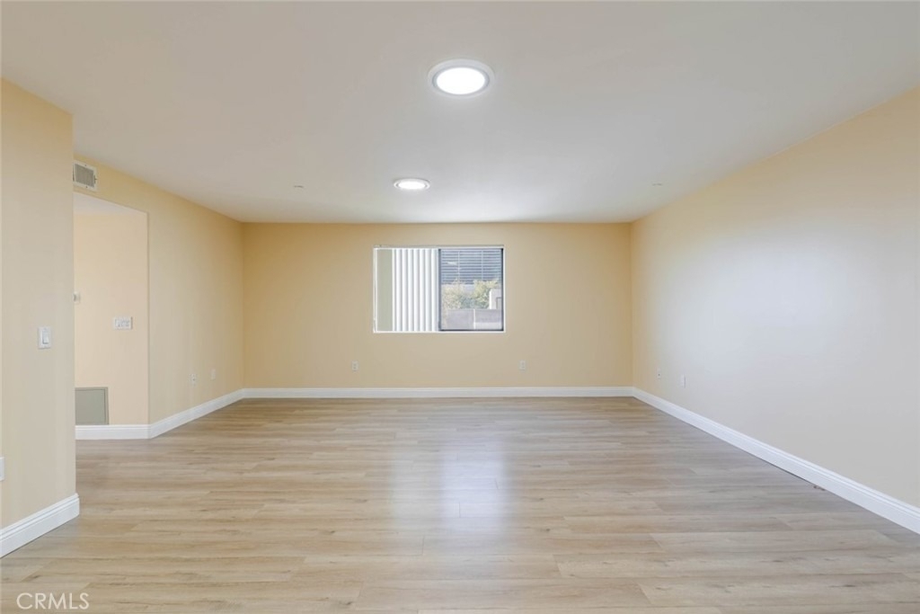 1466 Tamarind Avenue - Photo 6