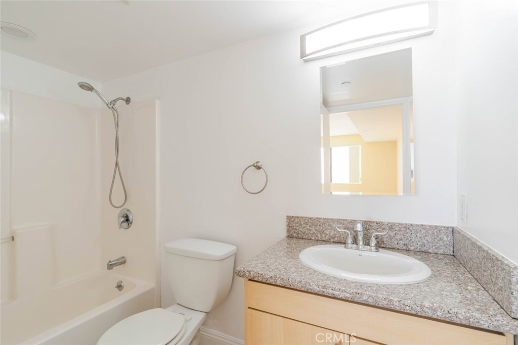 1466 Tamarind Avenue - Photo 11
