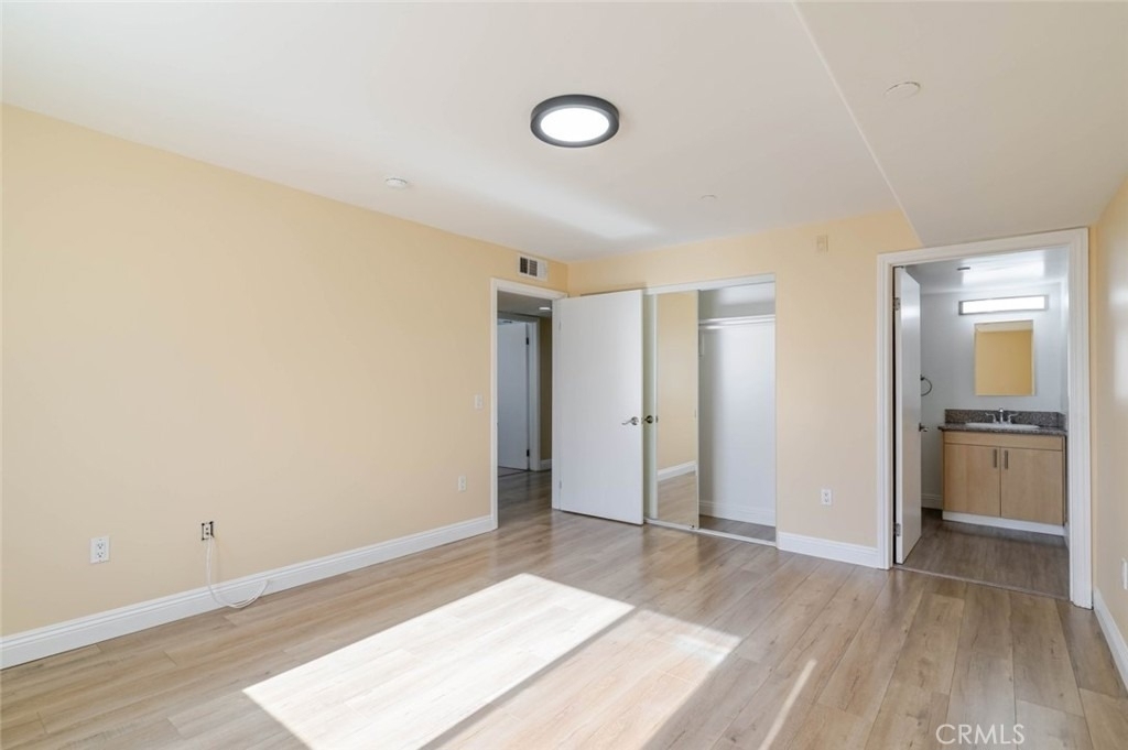 1466 Tamarind Avenue - Photo 10