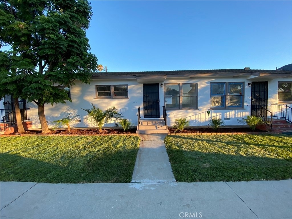 257 W 17th Street - Photo 0