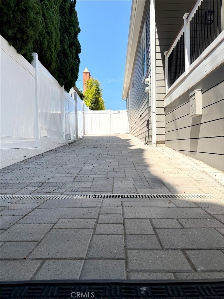 1820 1/2 S Wooster Street - Photo 25