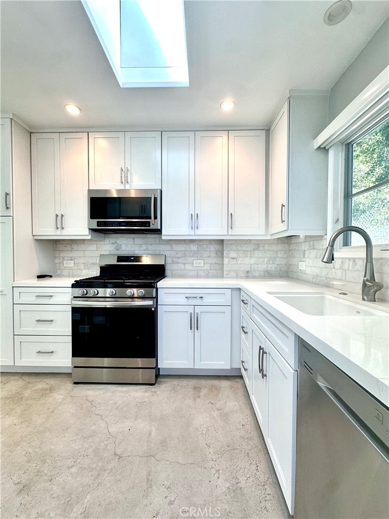 1820 1/2 S Wooster Street - Photo 11