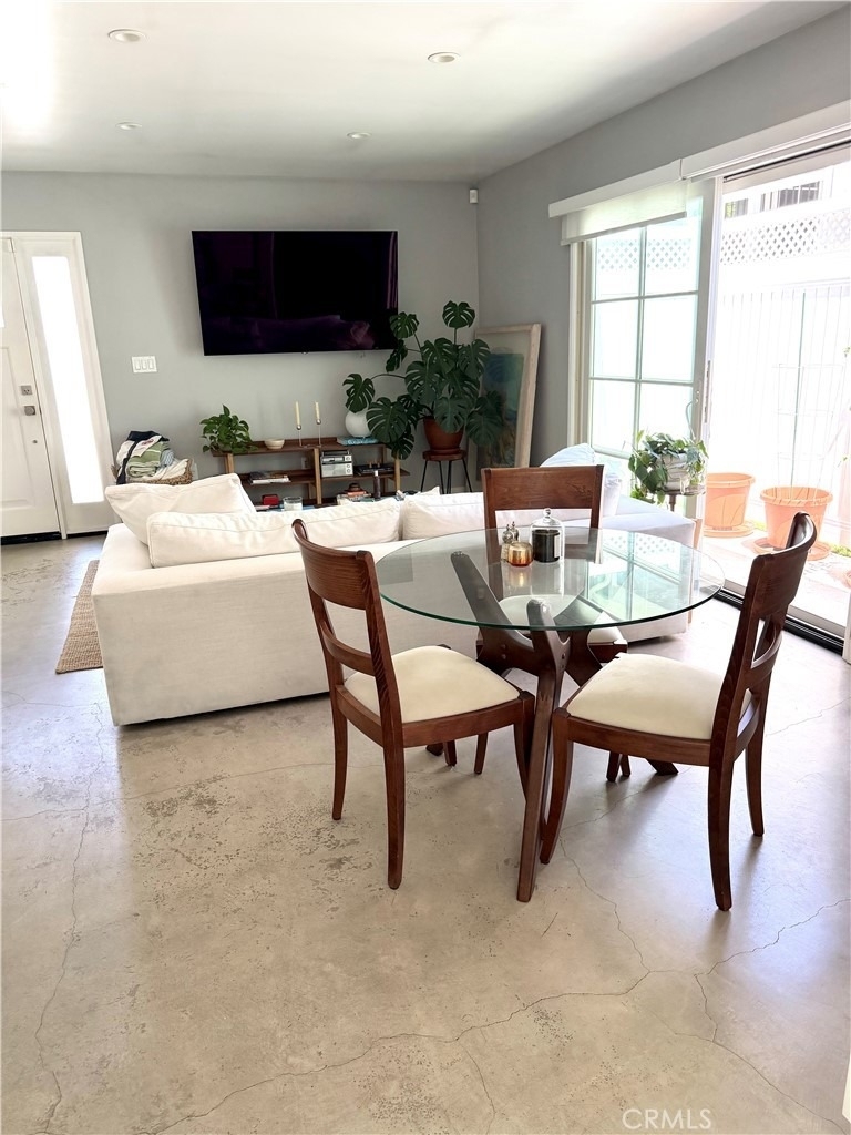 1820 1/2 S Wooster Street - Photo 2