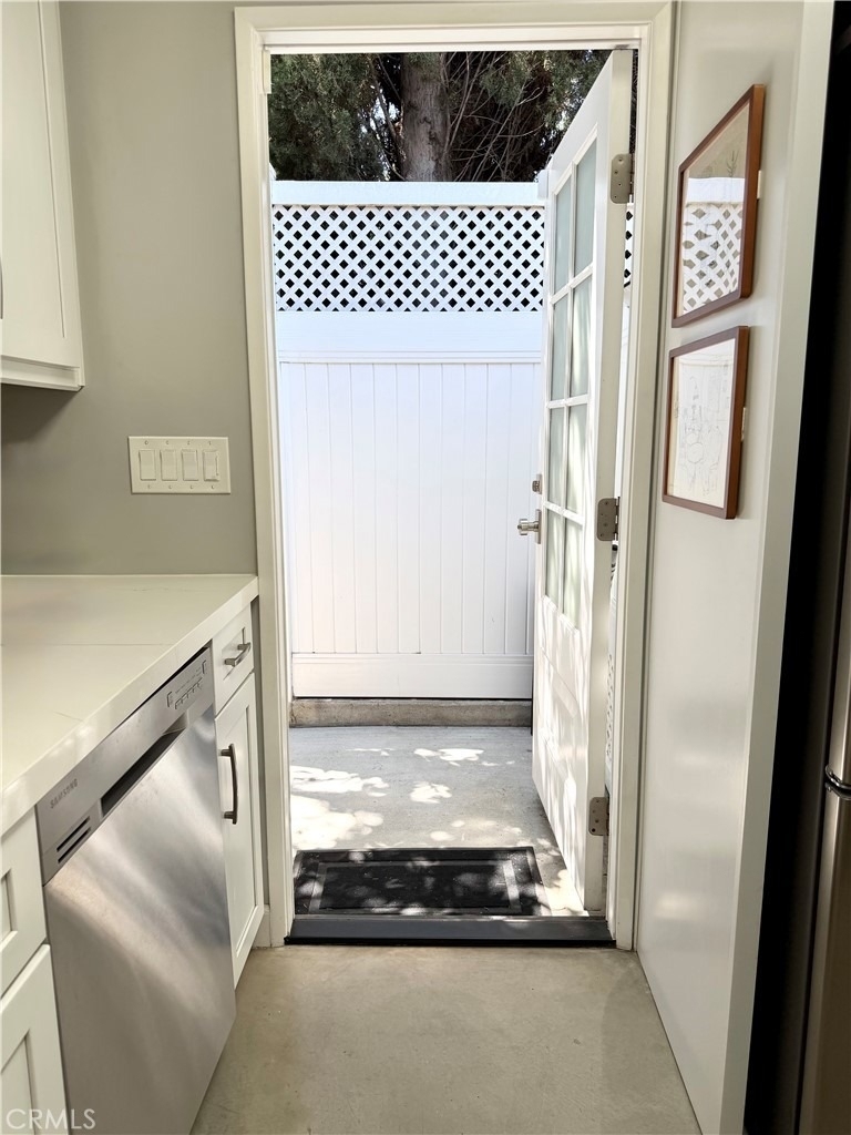 1820 1/2 S Wooster Street - Photo 15