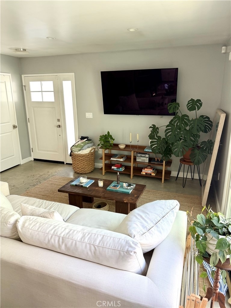 1820 1/2 S Wooster Street - Photo 1