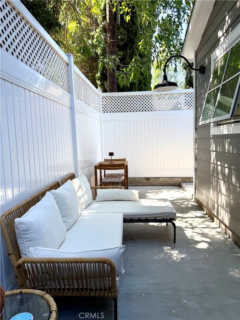 1820 1/2 S Wooster Street - Photo 17
