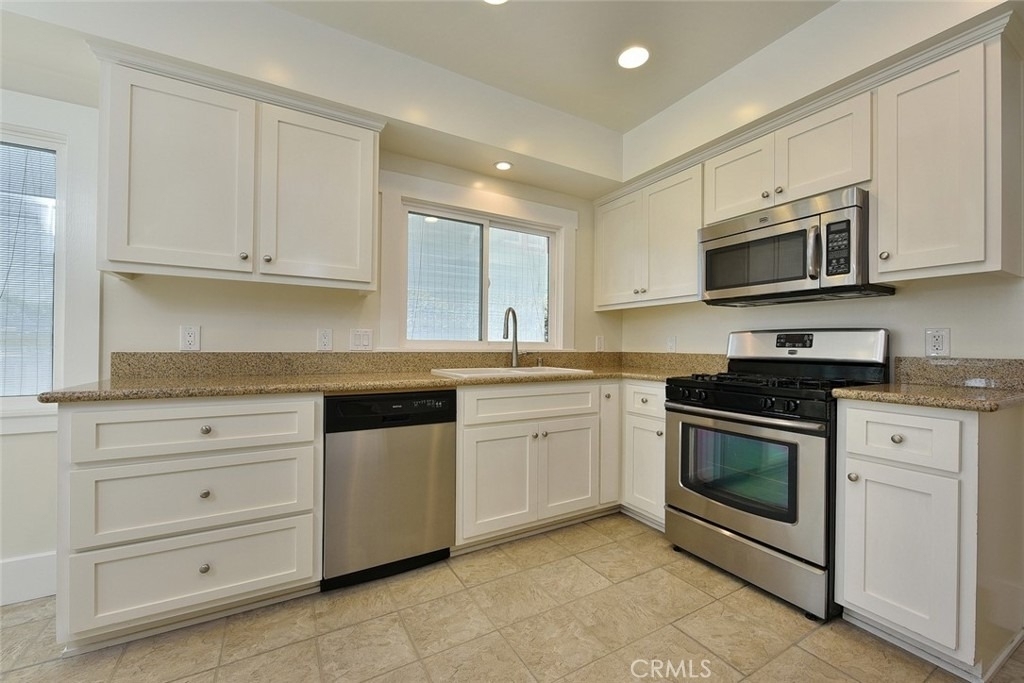 470 W Center Street - Photo 3