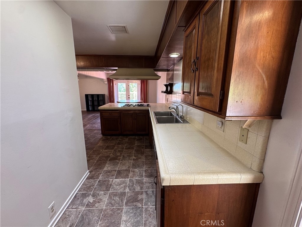 21015 Cantel - Photo 8