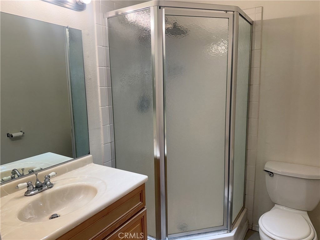 1022 Irving Avenue - Photo 14