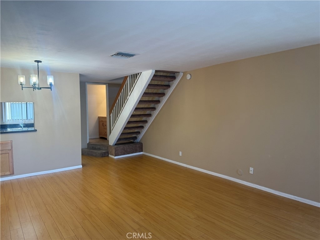 1022 Irving Avenue - Photo 5