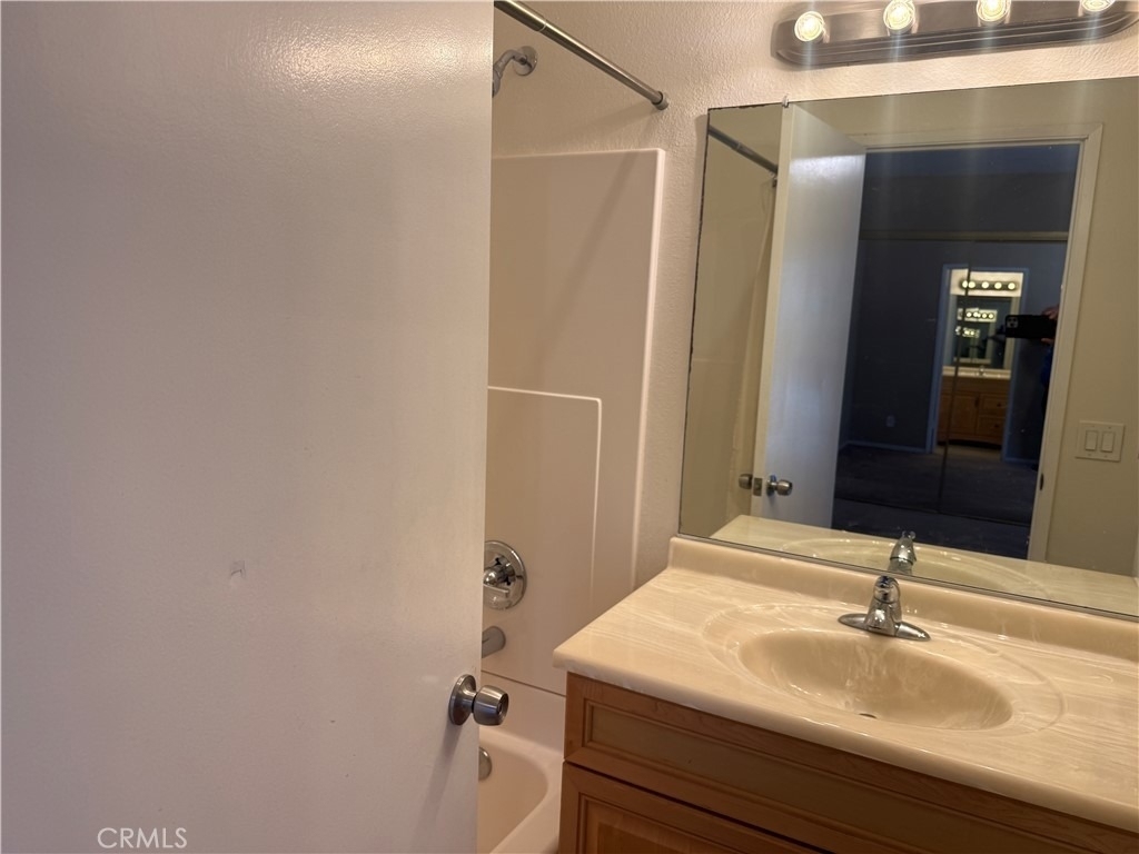 1022 Irving Avenue - Photo 11