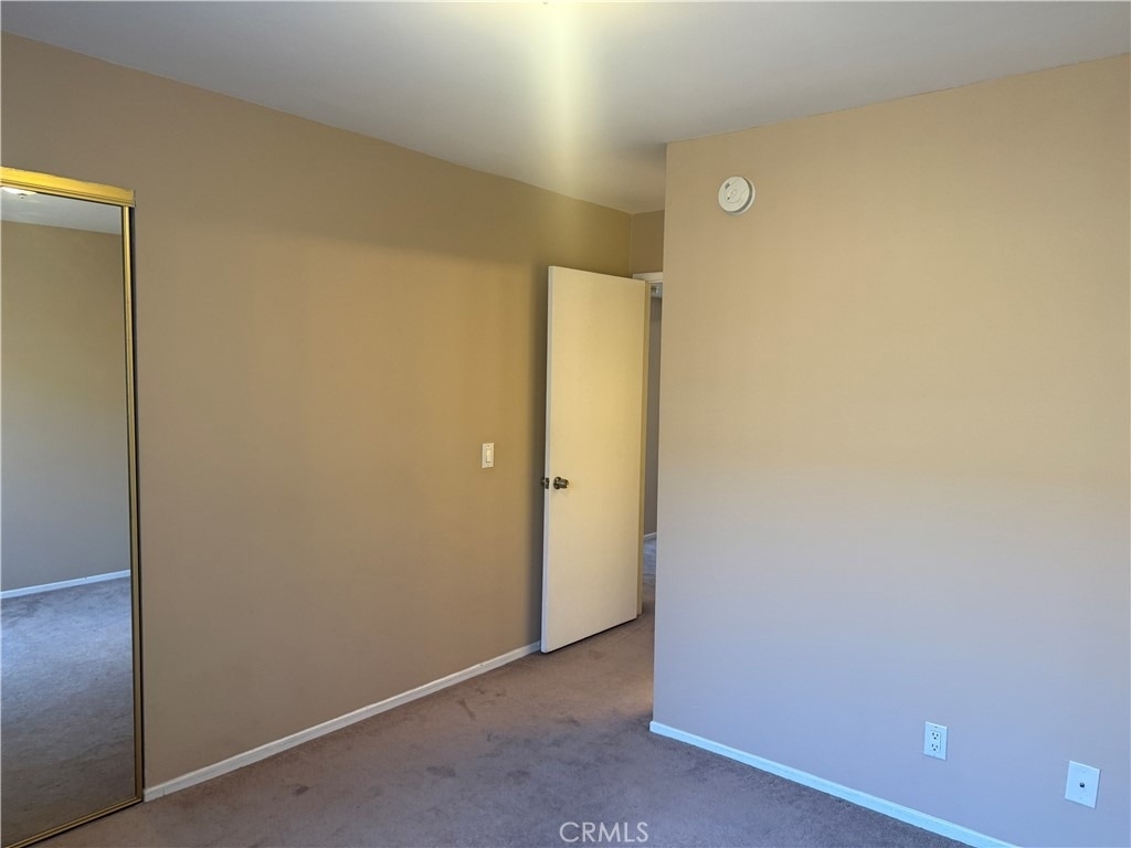 1022 Irving Avenue - Photo 15