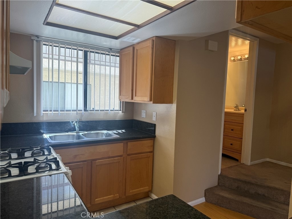 1022 Irving Avenue - Photo 8