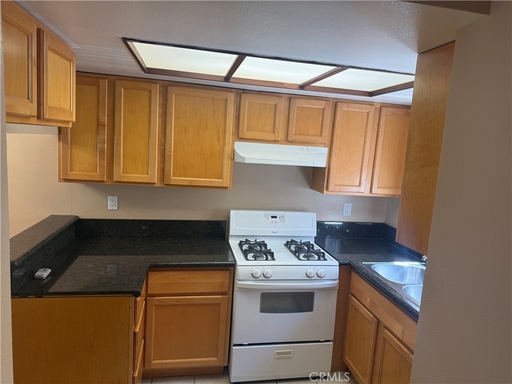 1022 Irving Avenue - Photo 9