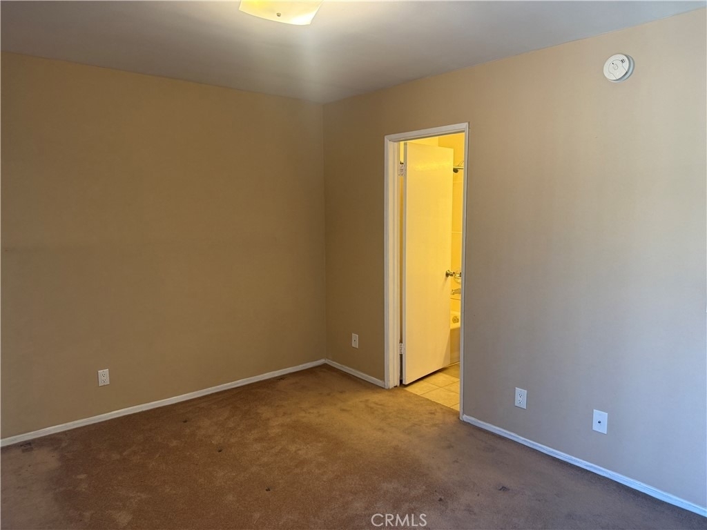 1022 Irving Avenue - Photo 12