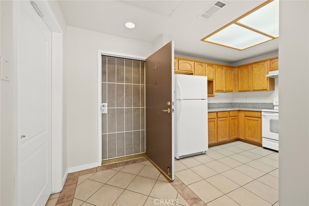 208 N Lincoln Avenue - Photo 5