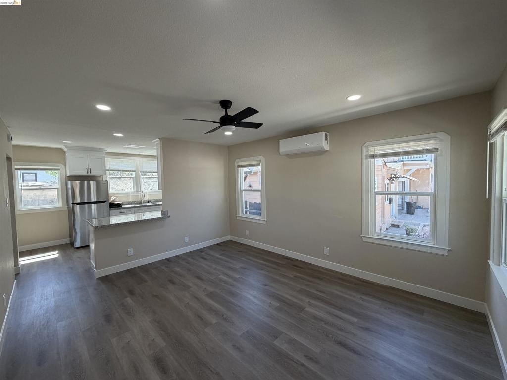1225 Pine St - Photo 12