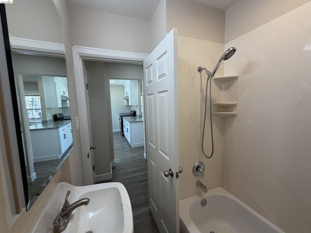 1225 Pine St - Photo 7