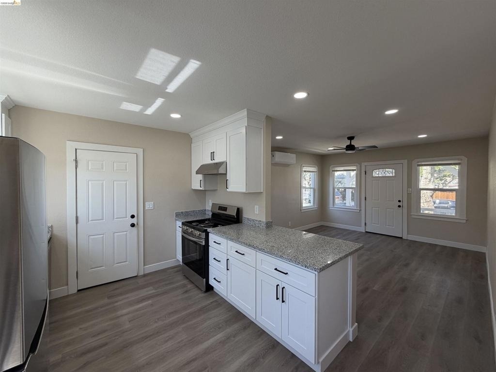 1225 Pine St - Photo 10