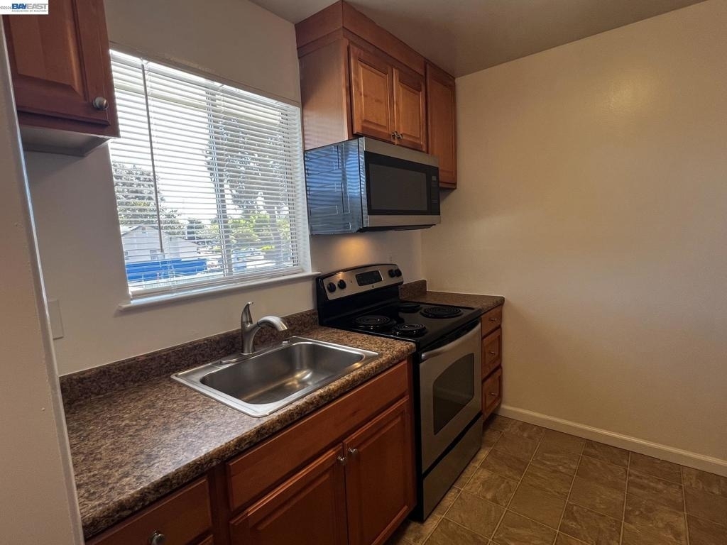 36976 Mulberry St - Photo 5