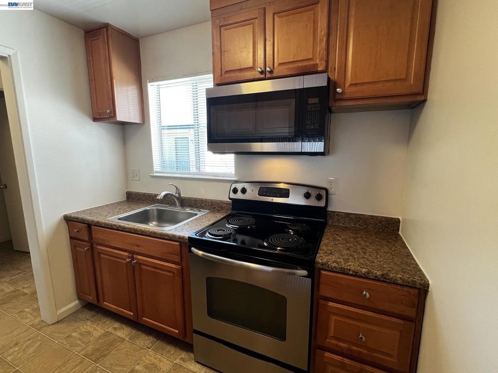 36976 Mulberry St - Photo 2
