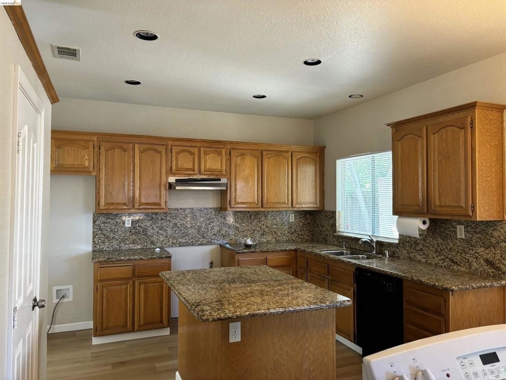 5021 Chaparral Ct - Photo 2