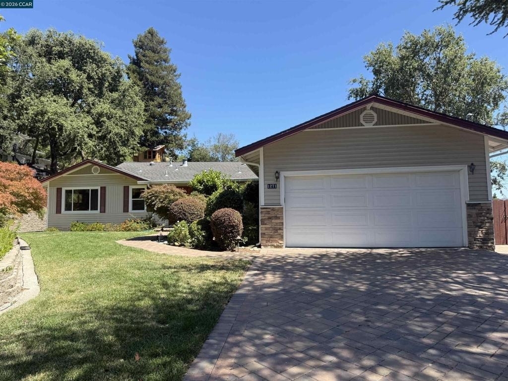 1271 Summit Rd - Photo 0