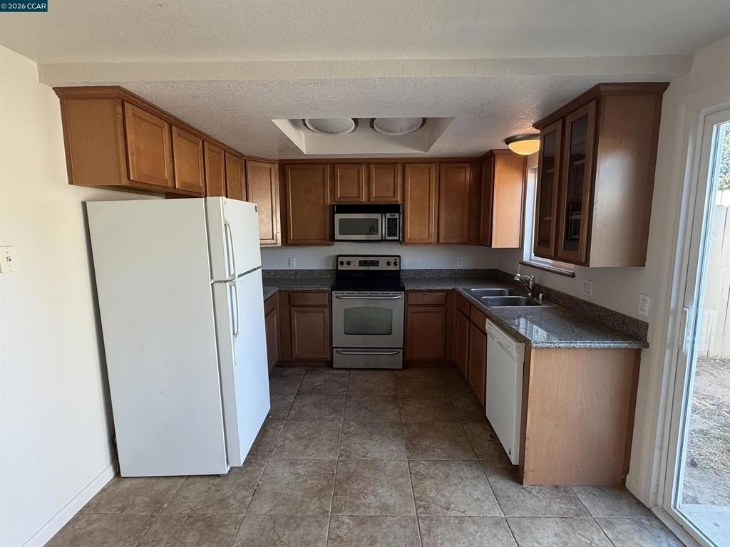 1177 Norwegian Ave - Photo 12
