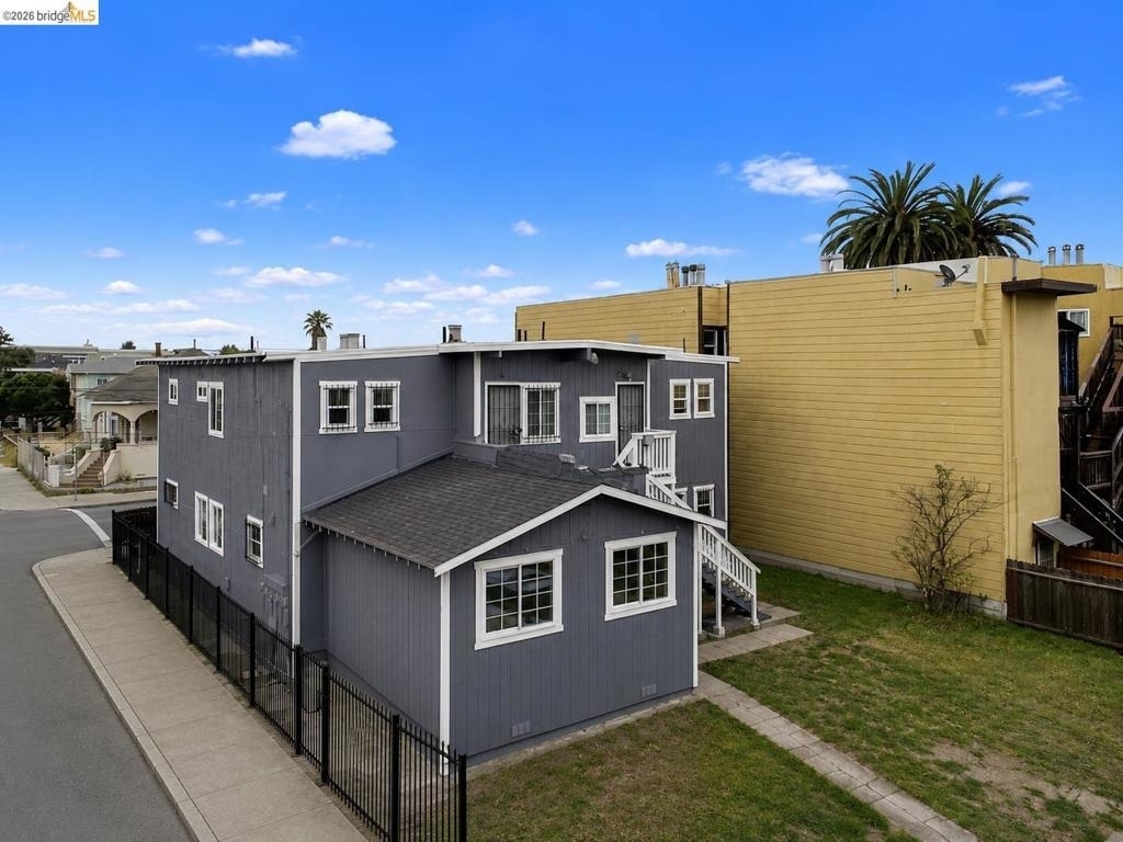 402 Bissell - Photo 2