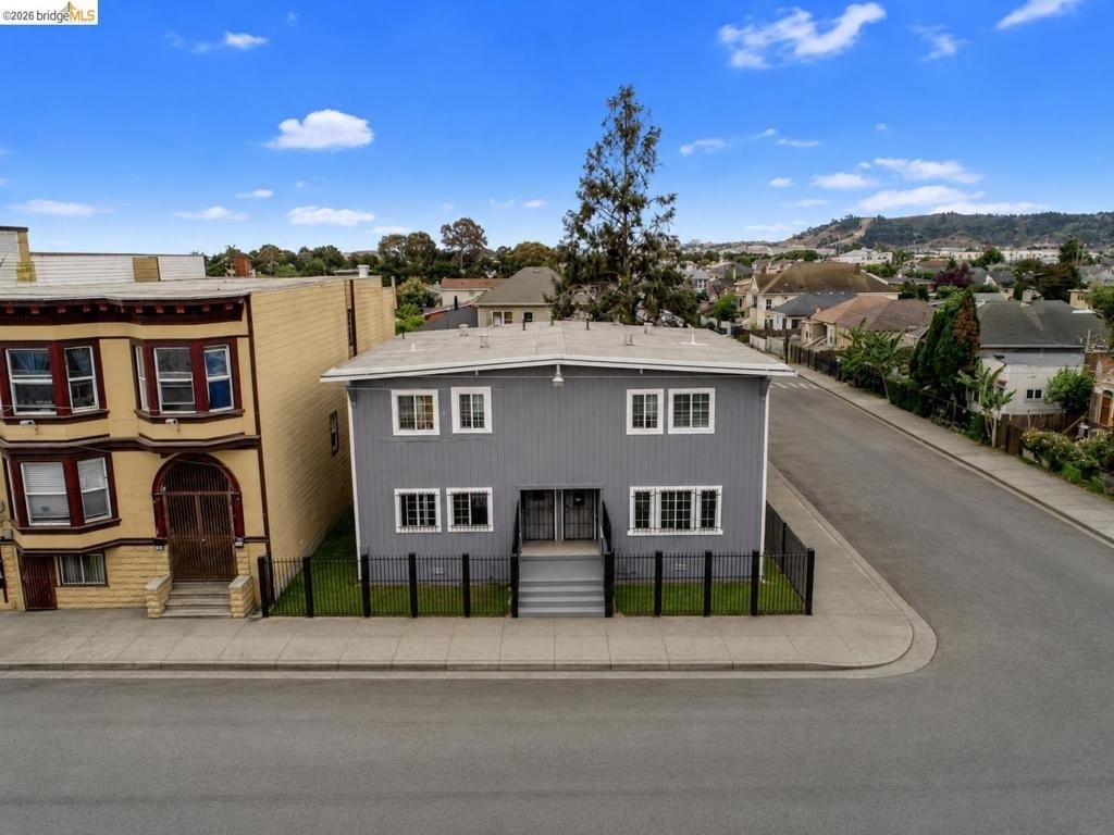 402 Bissell - Photo 3
