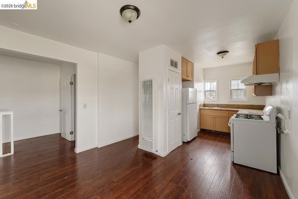 402 Bissell - Photo 7
